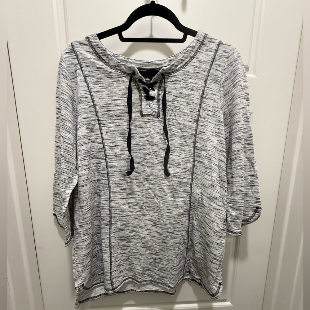 Weekends by Chicos Womens Knit Top Size 1 Gray Lace Tie Neck 3/4 Sleeve